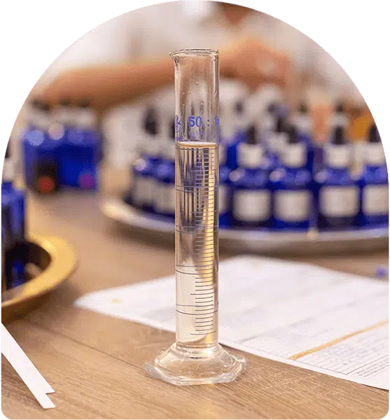 atelier de création de parfum le marais